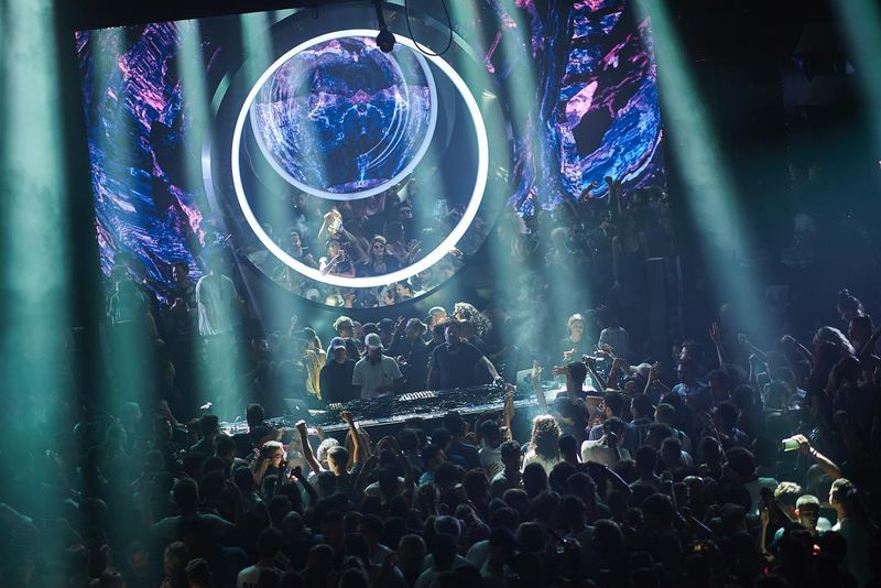 TOP 10 cele mai tari cluburi din lume. Trebuie să ajungi măcar o dată în viaţă la unul dintre ele