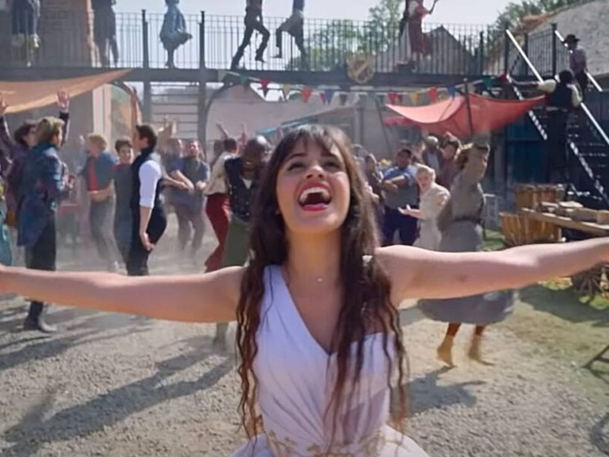 Camila Cabello, rol principal în cea mai recentă ecranizare „Cenușăreasa”