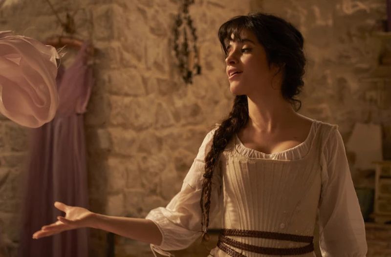 Camila Cabello, rol principal în cea mai recentă ecranizare „Cenușăreasa”