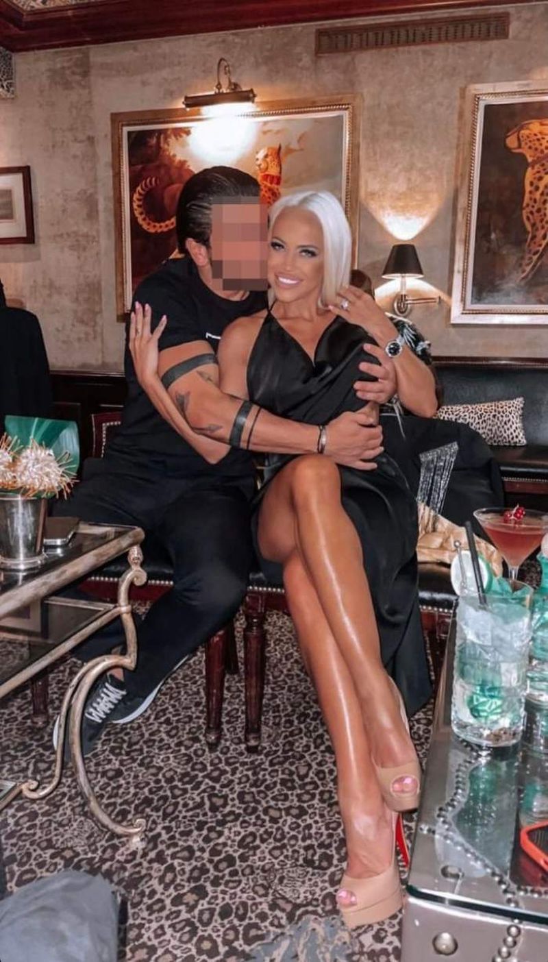 Anda Adam s-a afișat în brațele noului său iubit: ”Inima mea”