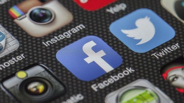 Google Play a găzduit mai multe aplicaţii care furau parolele de Facebook ale utilizatorilor