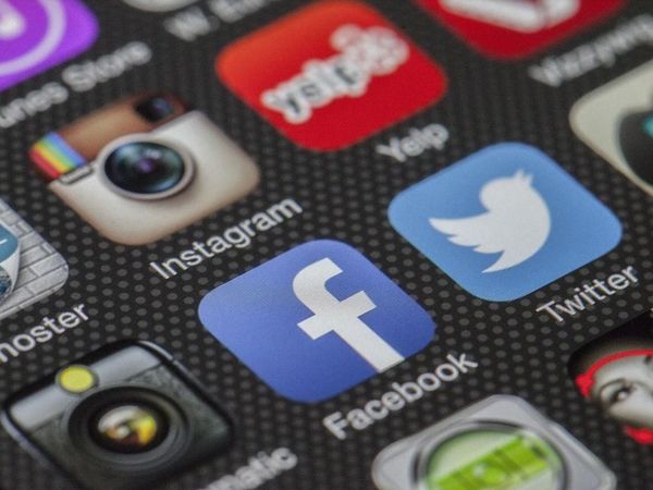 Google Play a găzduit mai multe aplicaţii care furau parolele de Facebook ale utilizatorilor