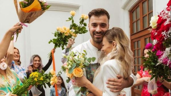 După zece ani de relație, Liviu Teodorescu și Iulia Iacob s-au căsătorit civil