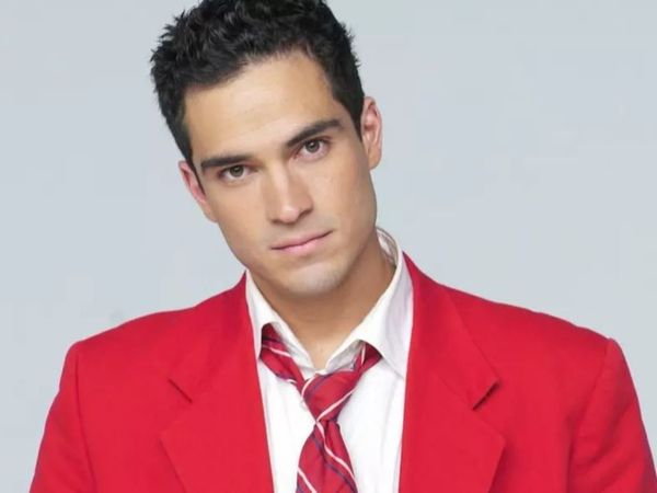 &Icirc;ți mai aduci aminte de Miguel din serialul &bdquo;Rebelde&rdquo;?! Cum arată Alfonso Herrera la 15 ani de la finalul telenovelei