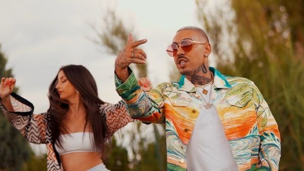 Alex Velea a lansat „Roca Roca”