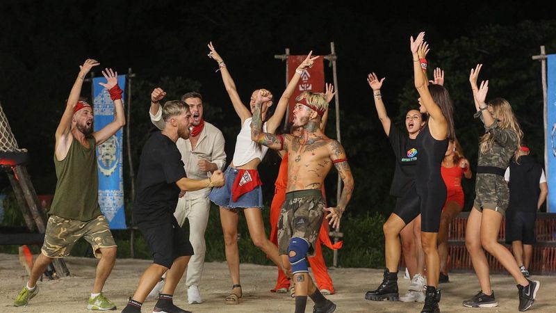 Zanni și Andrei s-au calificat pentru ultimul joc de la Survivor Rom&acirc;nia. Faimoșii au c&acirc;ntat din nou imnul