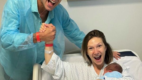 Adela Popescu a născut! Primele imagini cu bebelușul: „El face mai mult ca zece fetite”