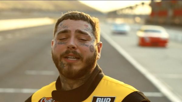 Post Malone a lansat piesa „Motley Crew”