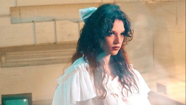 Cleopatra Stratan a lansat ”O mie de fiori”