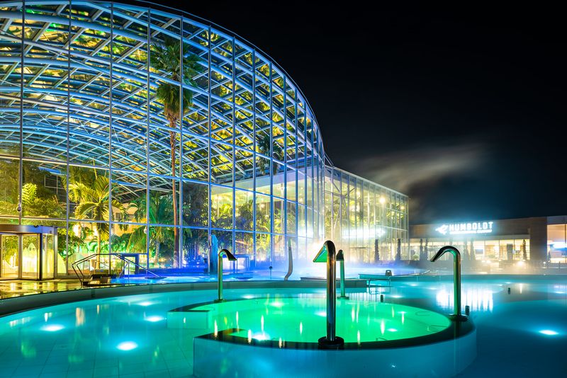 TOP 5 cele mai frumoase piscine și parcuri acvatice din București. FOTO