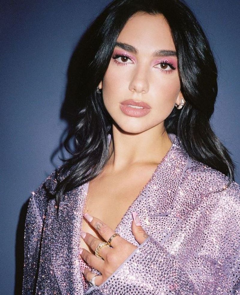 Dua Lipa, dată în judecată după ce a postat pe Instagram o fotografie cu ea 