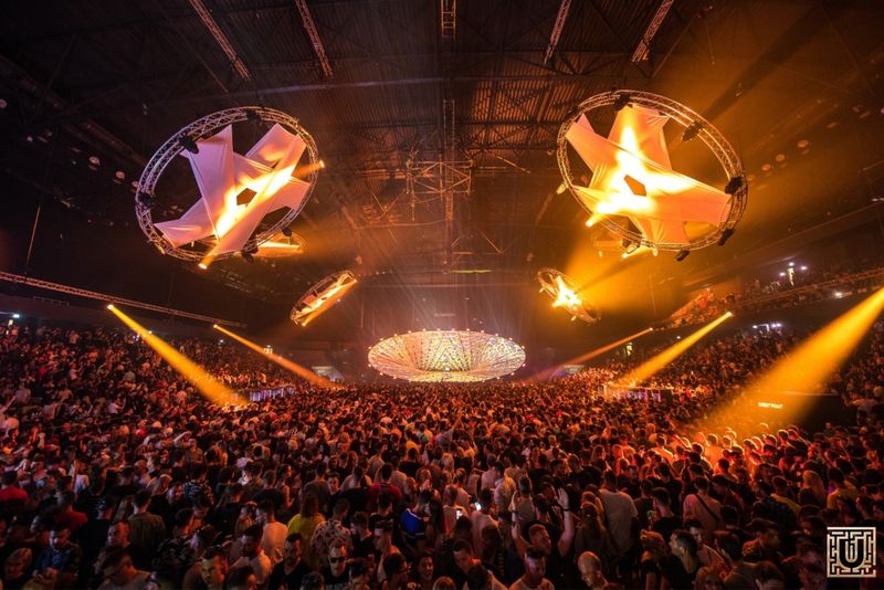 Bilete gratuite la UNTOLD pentru cei care donează sânge! Caravana Blood Network ajunge în 11 orașe