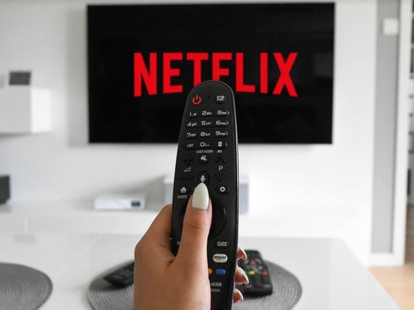 Netflix lansează două funcţionalităţi: e-mailurile de recapitulare şi r&acirc;ndurile Top 10 pentru copii