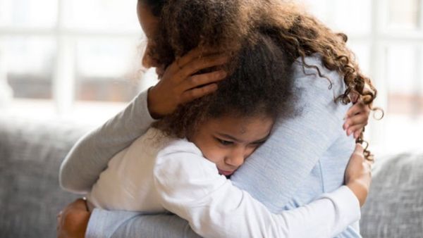 19 iulie. Ziua Mondială a &Icirc;mbrățișării copilului. Cum a luat naștere această zi