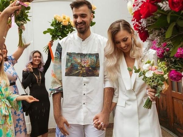 Soția lui Liviu Teodorescu a ajuns la spital &icirc;nainte de nuntă. Mesajul transmis de artist: &bdquo;Trimiteţi şi voi g&acirc;nduri bune, ca p&acirc;nă la nuntă să se vindece&rdquo;