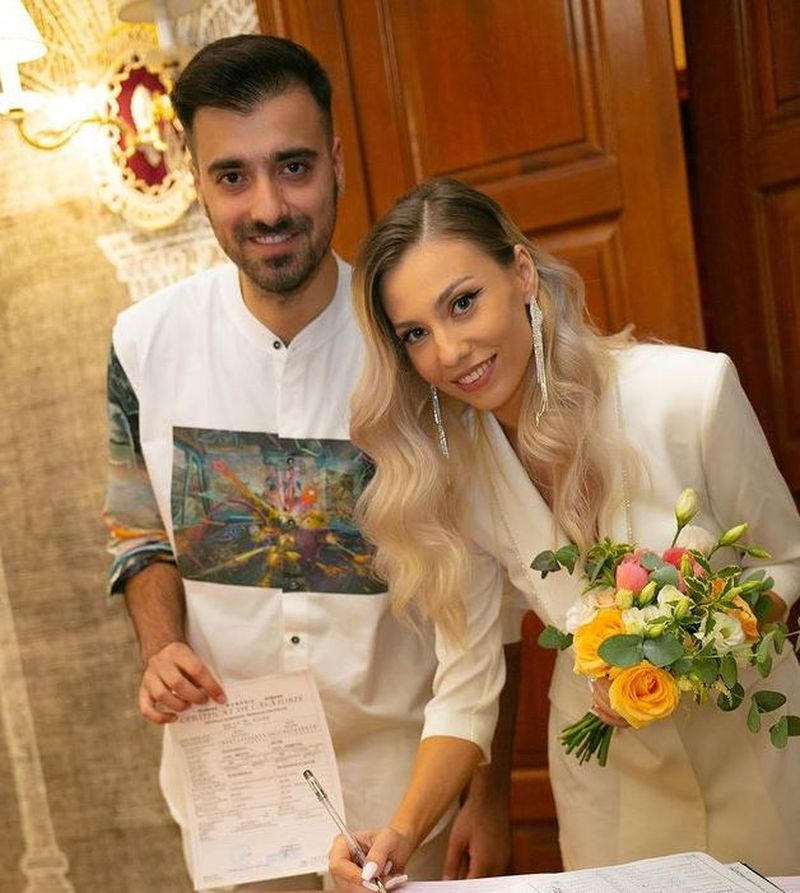 Soția lui Liviu Teodorescu a ajuns la spital înainte de nuntă. Mesajul transmis de artist: „Trimiteţi şi voi gânduri bune, ca până la nuntă să se vindece” 