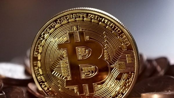 Bitcoin, cea mai valoroasă criptomonedă din lume, a scăzut sub 30.000 de dolari, pentru prima oară în decurs de o lună