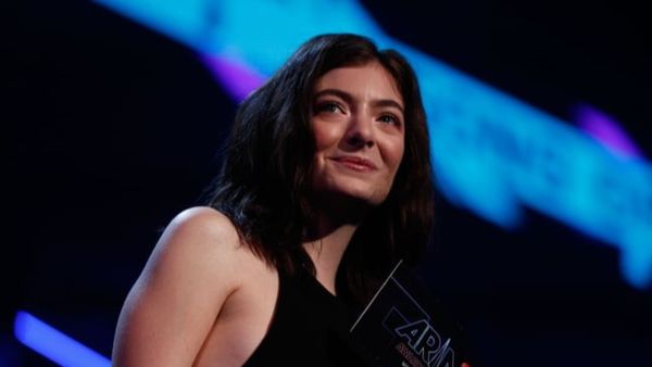 Lorde a lansat piesa ”Stoned at the Nail Salon”