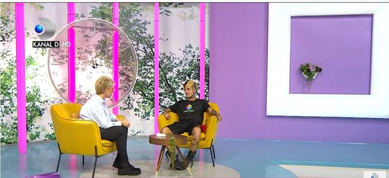 Zanni a vorbit despre „mama Teo”, femeia care l-a crescut până la 14 ani. De ce l-a dat afară din casă?!