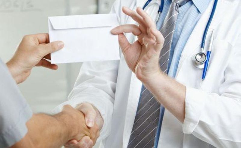 Salariu colosal pentru cel mai bine plătit medic din România! Câţi lei câştigă, pe lună