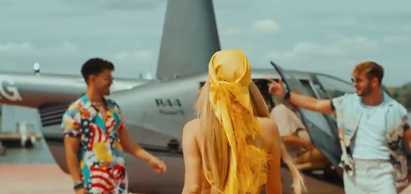 Elena Gheorghe, Christian D și Dony au lansat piesa ”Bailar”