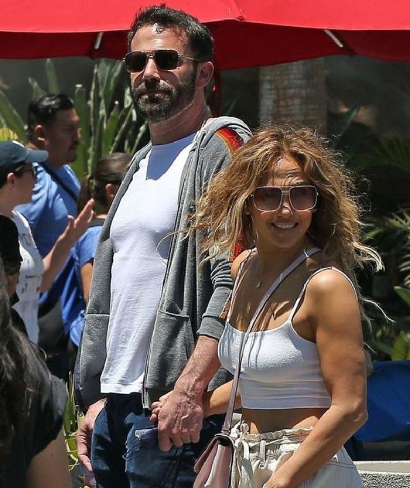 Jennifer Lopez și Ben Affleck și-au confirmat oficial relația! Cum s-au fotografiat cei doi