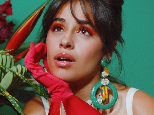 Camila Cabello a lansat &rdquo;Don't Go Yet&rdquo;