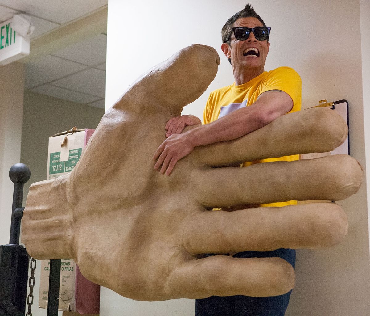 Când apare filmul Jackass Forever, noul film al găștii nebune care a crescut ratingurile MTV în anii 2000