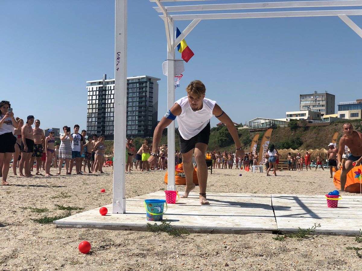 FUN IN THE SUN | Războinicii de la Survivor Rom&acirc;nia, traseu spectaculos cu turiștii de pe plaja din Constanța