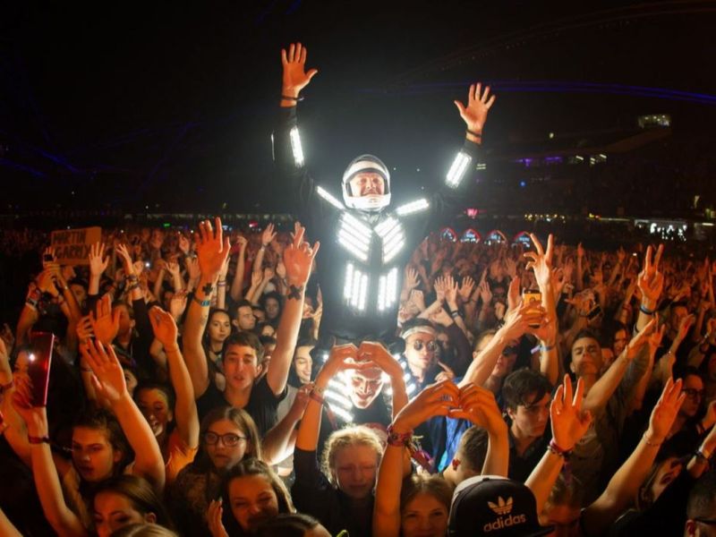 Restricții ridicate pentru UNTOLD! Accesul se poate face și cu test rapid