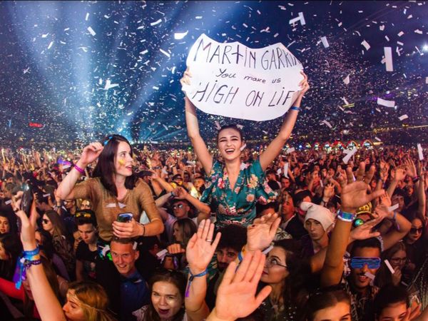Restricții ridicate pentru UNTOLD! Accesul se poate face și cu test rapid