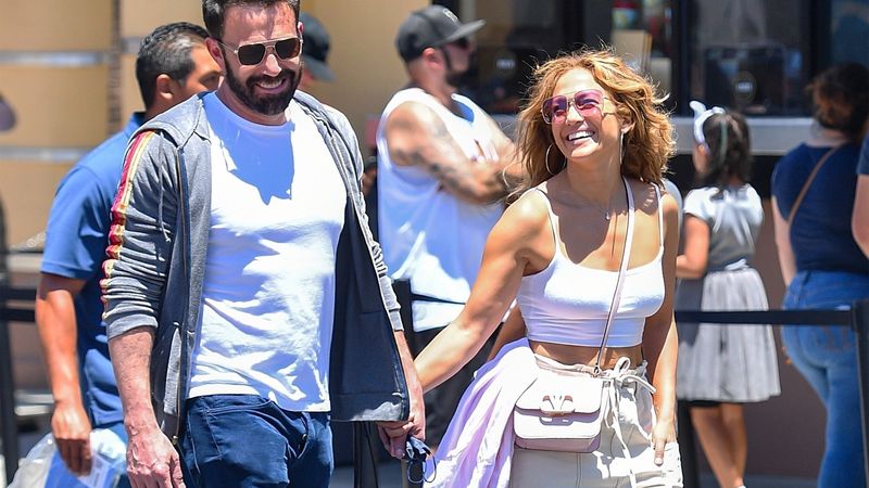Cum arată casa de 65.000.000 de dolari pe care vor s-o cumpere Jennifer Lopez si Ben Affleck. FOTO