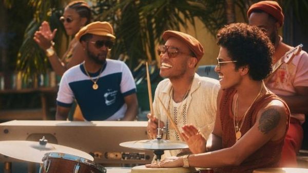 Bruno Mars, Anderson .Paak și Silk Sonic au lansat ”Skate”