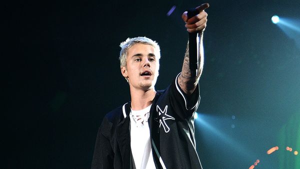 La ce a ajuns să facă reclamă Justin Bieber pe final de 2021