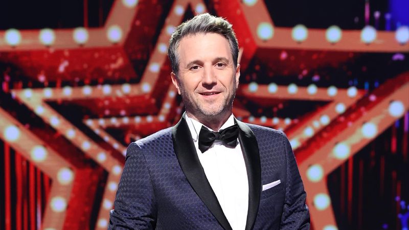 Ce studii are Andi Moisescu. Ce facultate a terminat