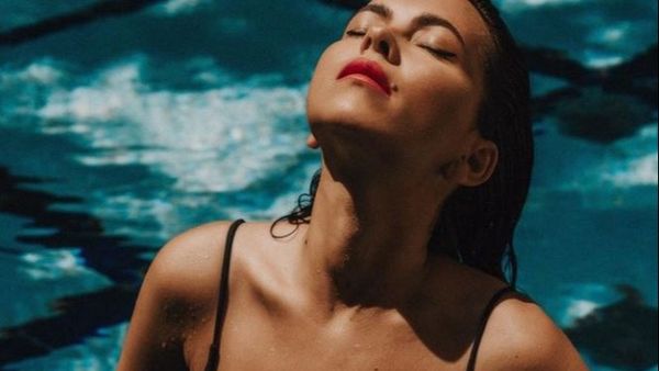 INNA, o nouă apariție HOT pe Instagram! Și-a &icirc;nnebunit fanii cu un costum de baie minuscul