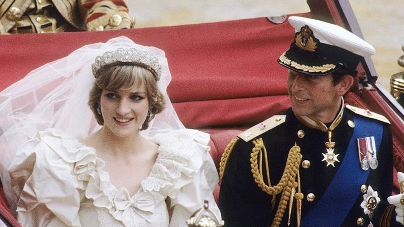 După 40 de ani de la căsătoria prințului Charles cu prințesa Diana, o felie din tortul de nuntă va fi scoasă la licitație