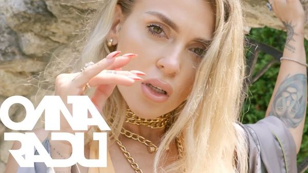 Oana Radu a lansat „Când era mai bine”