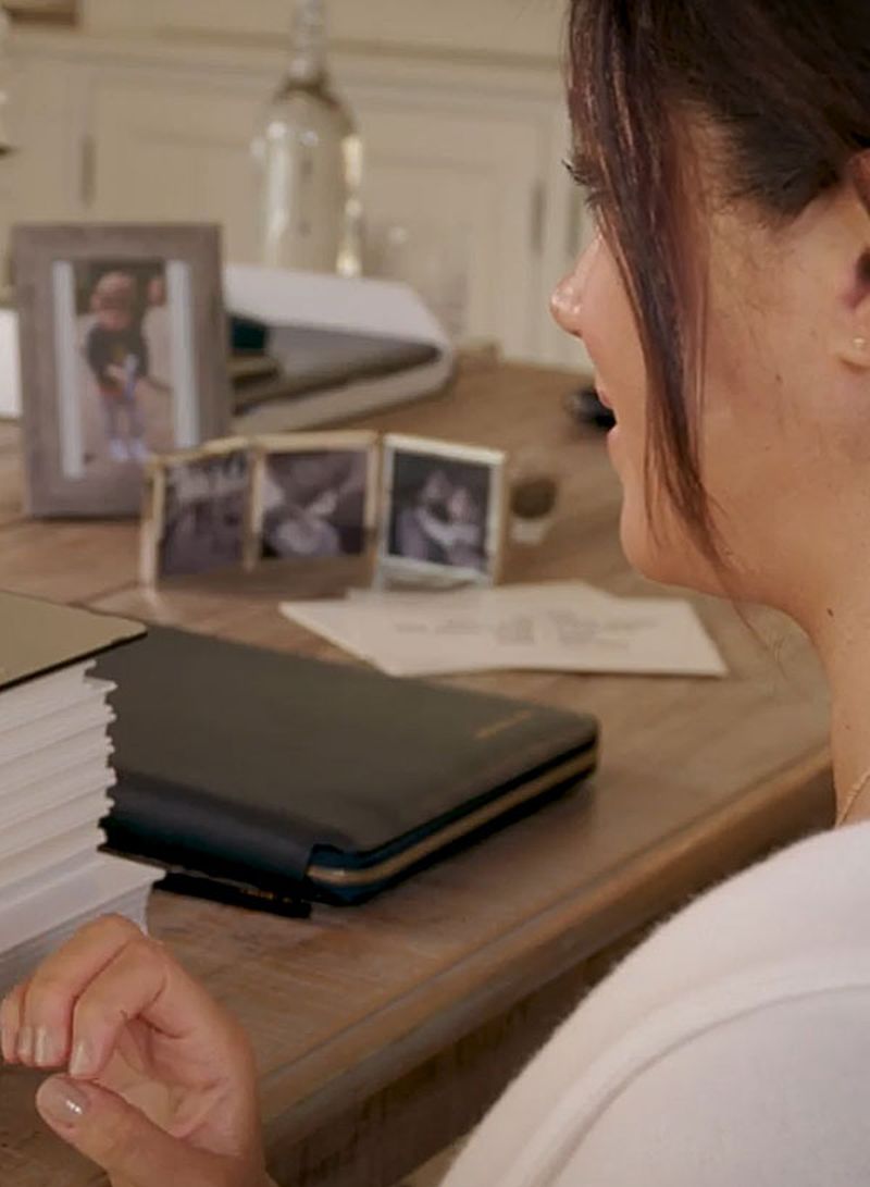 Meghan Markle, prima fotografie  cu chipul fiicei sale și a Prințului Harry 