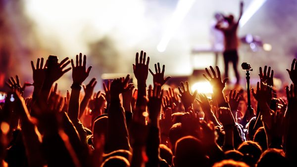 CONSTANȚA: Concerte susținute la sf&acirc;rșitul acestei săptăm&acirc;ni! Ce artiști vor urca pe scenă