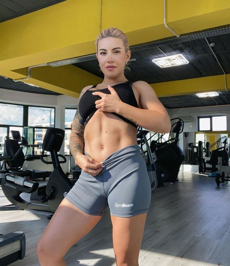 Nicoleta Nucă, prima recație după ce a fost acuzată că își fotoshopează  abdomenul