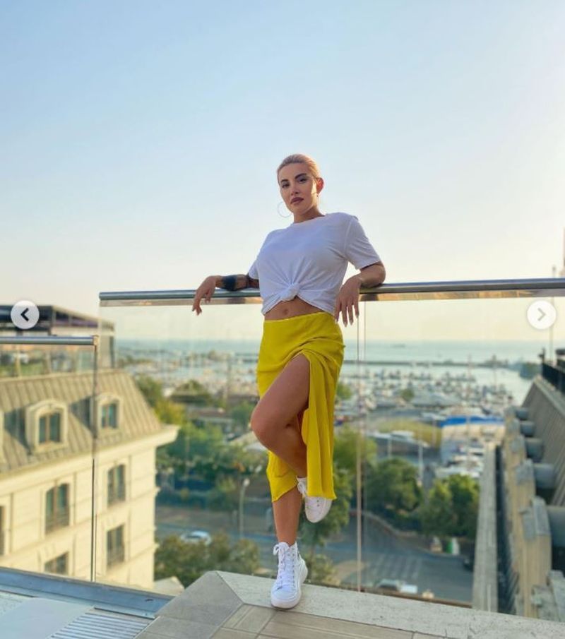 Nicoleta Nucă, prima recație după ce a fost acuzată că își fotoshopează  abdomenul