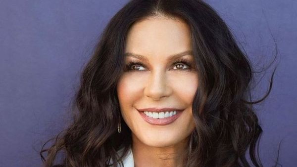 Actrița Catherine Zeta-Jones o va interpreta pe ”Morticia” în noul serial despre familia Addams