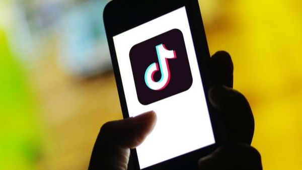 Tik Tok a devenit cea mai descărcată aplicaţie din lume