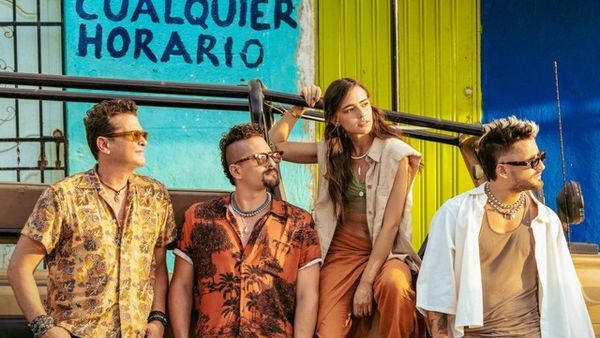 Carlos Vives, Mau y Ricky și Lucy Vives au lansat &rdquo;Besos en Cualquier Horario&rdquo;
