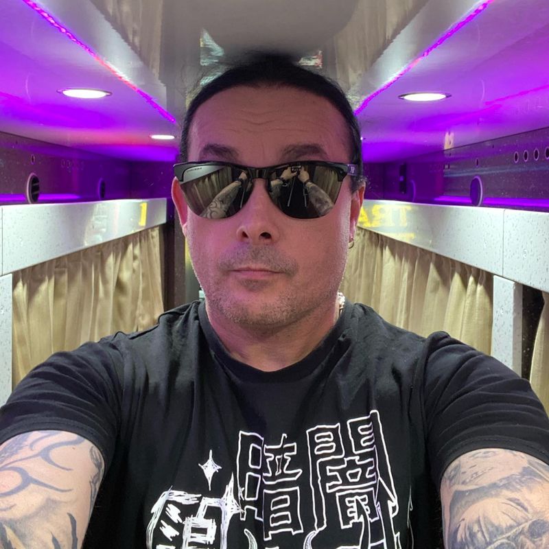 Ed Sheeran se pregătește pentru o posibilă colaborare cu solistul Cradle of Filth, Dani Filth: ”Am fost invitat la el acasă”