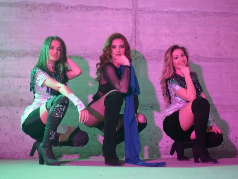 Cine este românca a cărei muzică a cucerit mapamondul! “Taj Mahal”, cântată de Julianne P., se aude pe radio în S.U.A., Indonezia, Rusia, Australia și nu numai