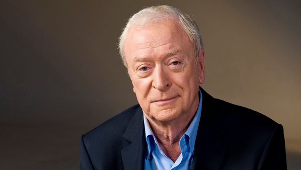 Actorul britanic Michael Caine, premiat pentru întreaga activitate la Festivalul de Film de la Karlovy Vary: ”Cel mai greu premiu pe care l-am ridicat vreodată”