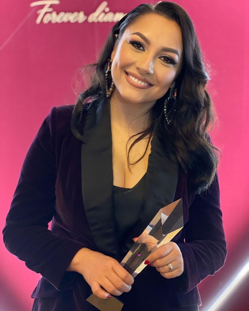  lansează o nouă piesă - ”Timpul”: ”Astăzi de ziua mea vreau să vă fac un cadou”