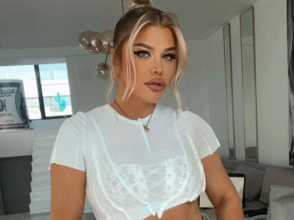 Loredana Groza &icirc;ncinge spiritele pe rețelele sociale cu o nouă fotografie HOT! Cum au reacționat fanii artistei
